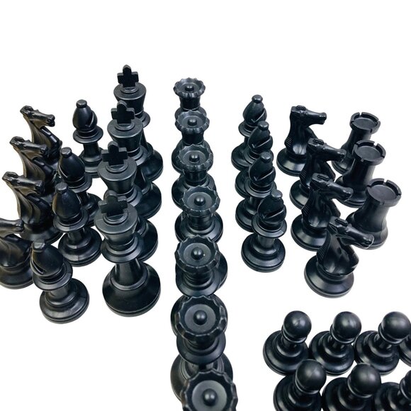 Huge Lot of 128 Replacement Chess Pieces Lightweight Plastic 1.75" to 3" tall - Picture 4 of 7